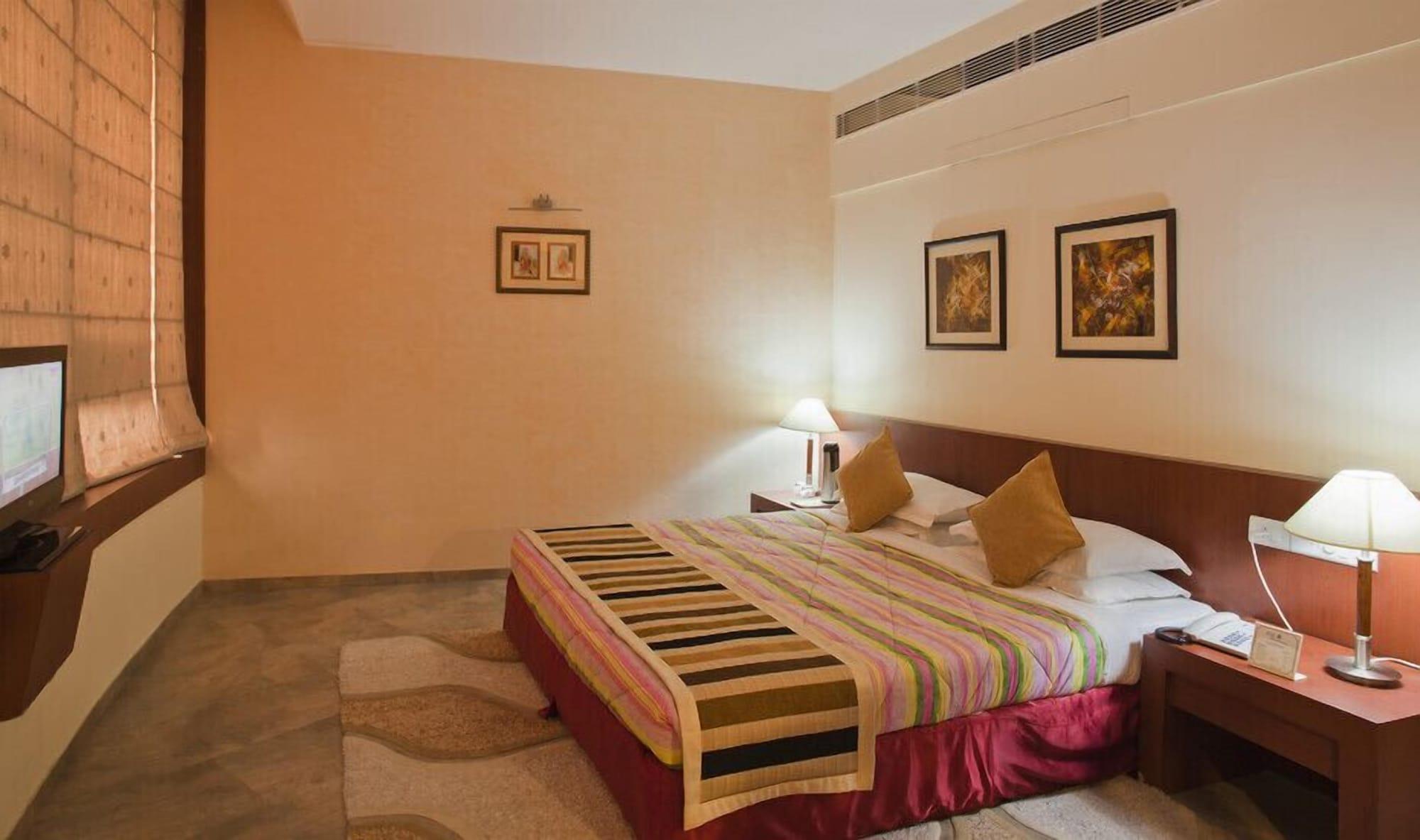 Hotel K C Residency Vaishnodevi Katra  Exterior foto