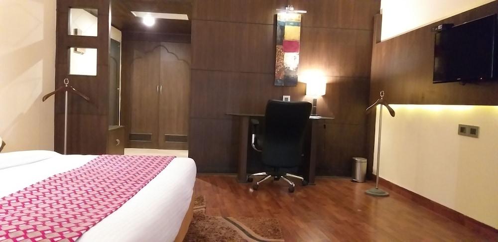 Hotel K C Residency Vaishnodevi Katra  Exterior foto