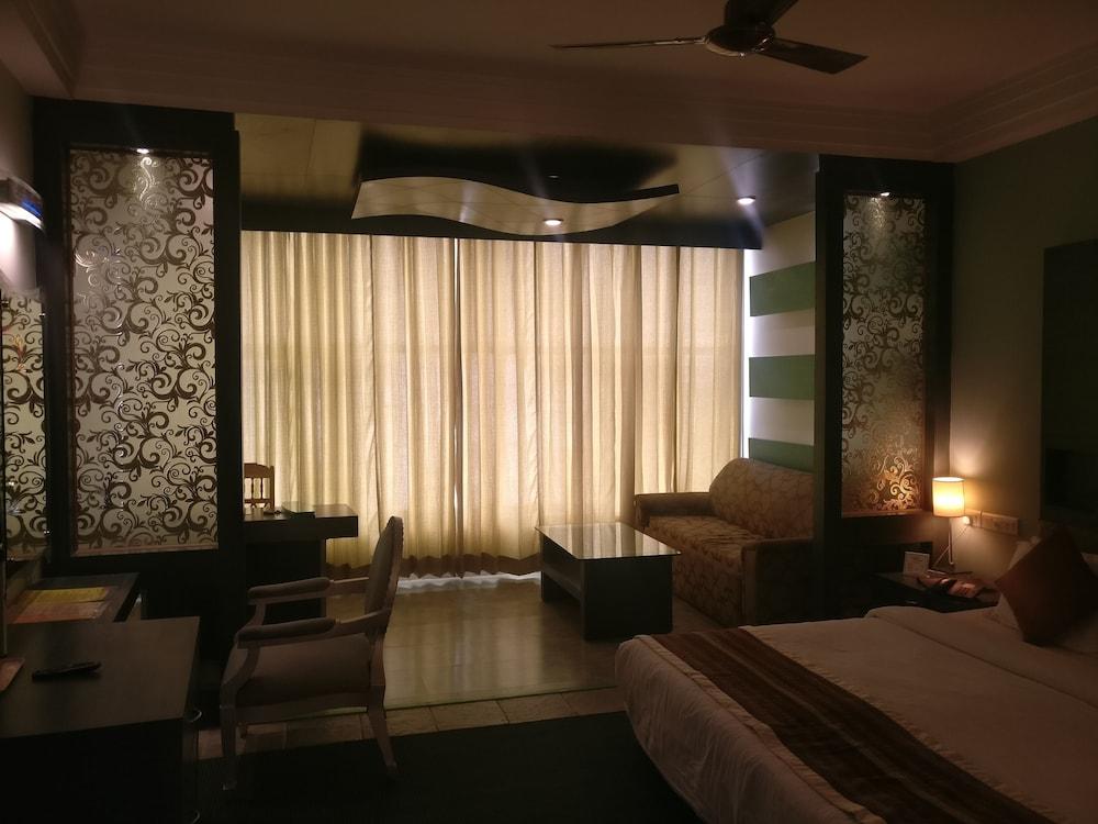 Hotel K C Residency Vaishnodevi Katra  Exterior foto