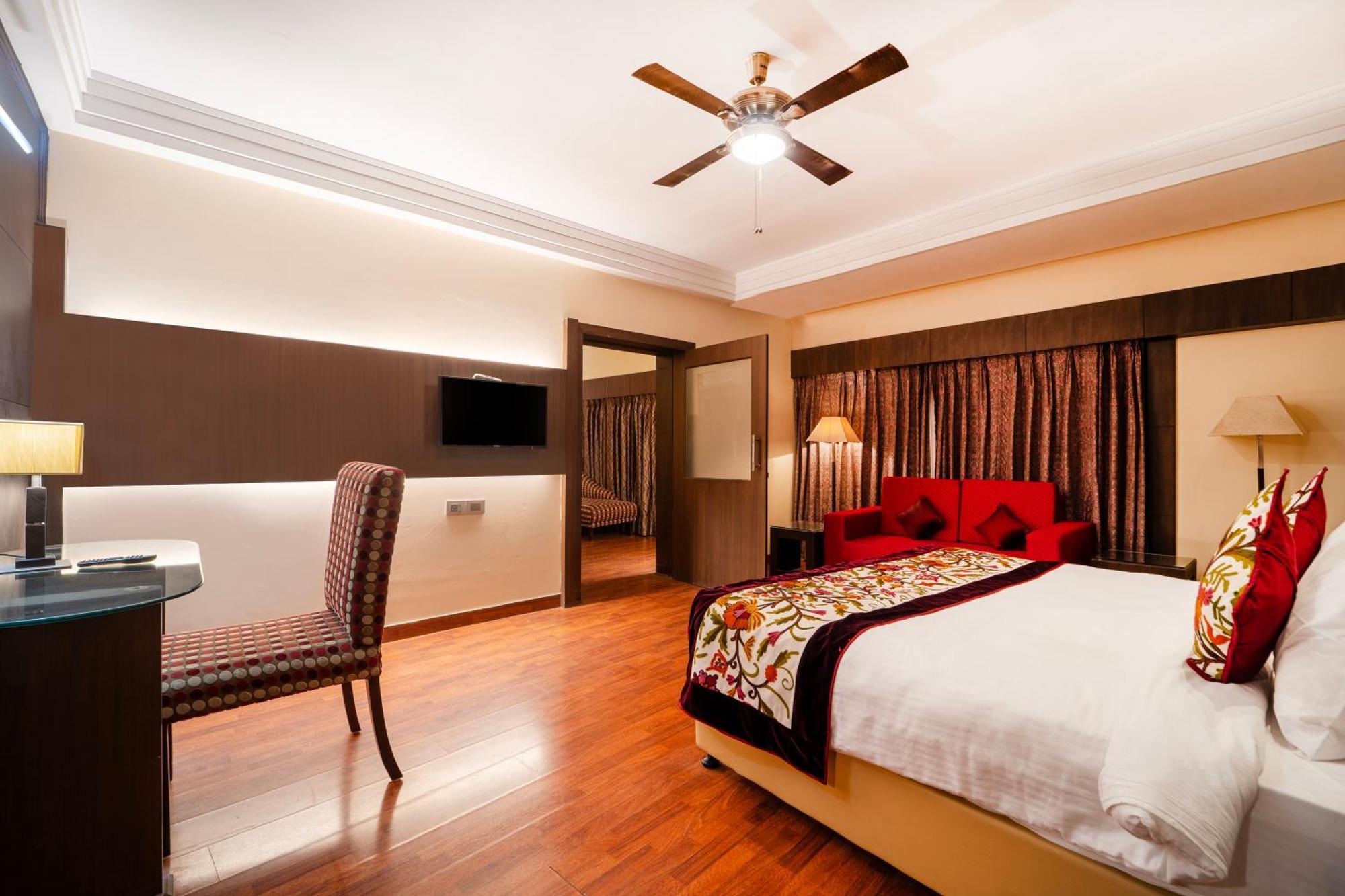 Hotel K C Residency Vaishnodevi Katra  Exterior foto
