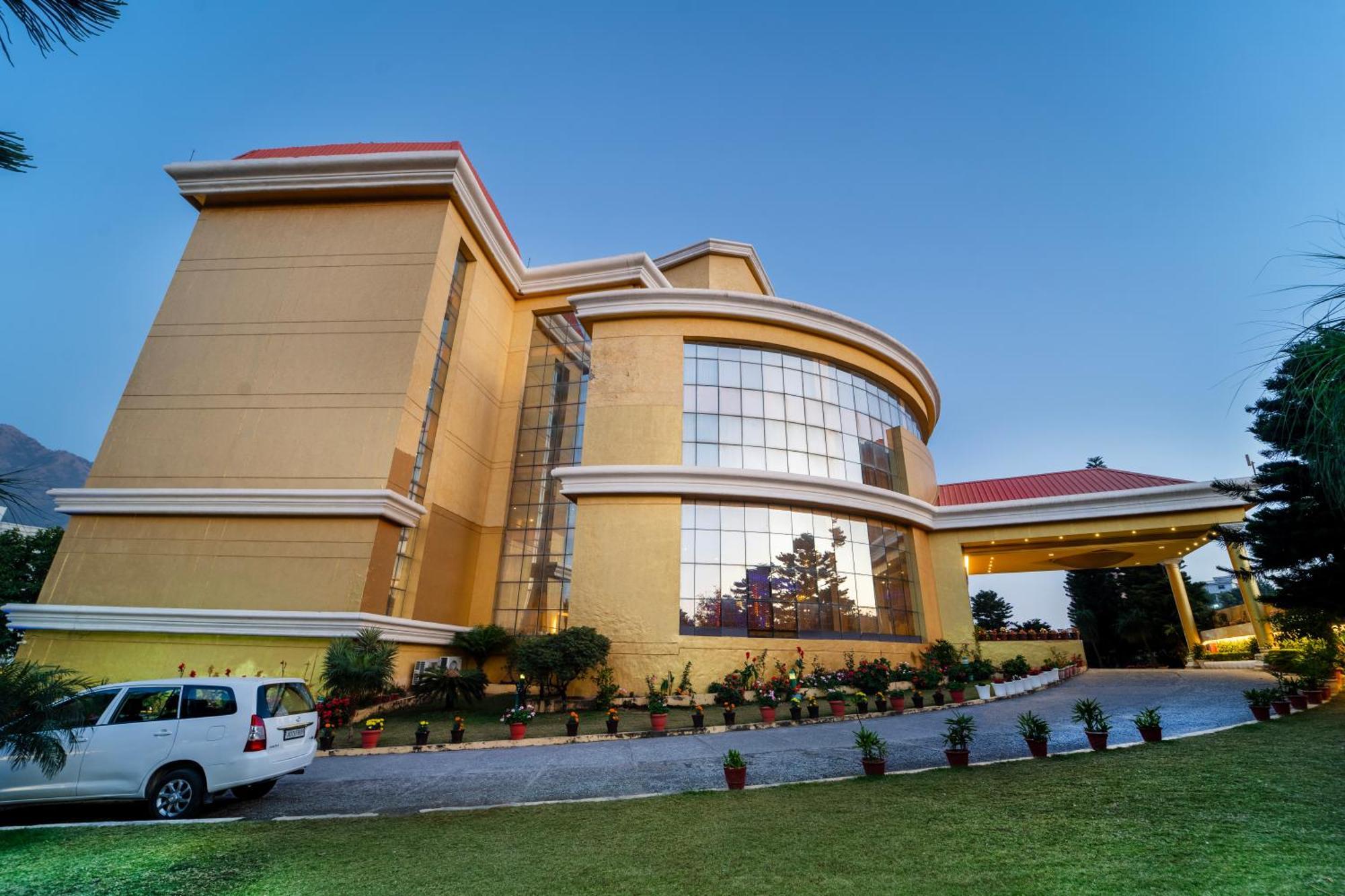 Hotel K C Residency Vaishnodevi Katra  Exterior foto