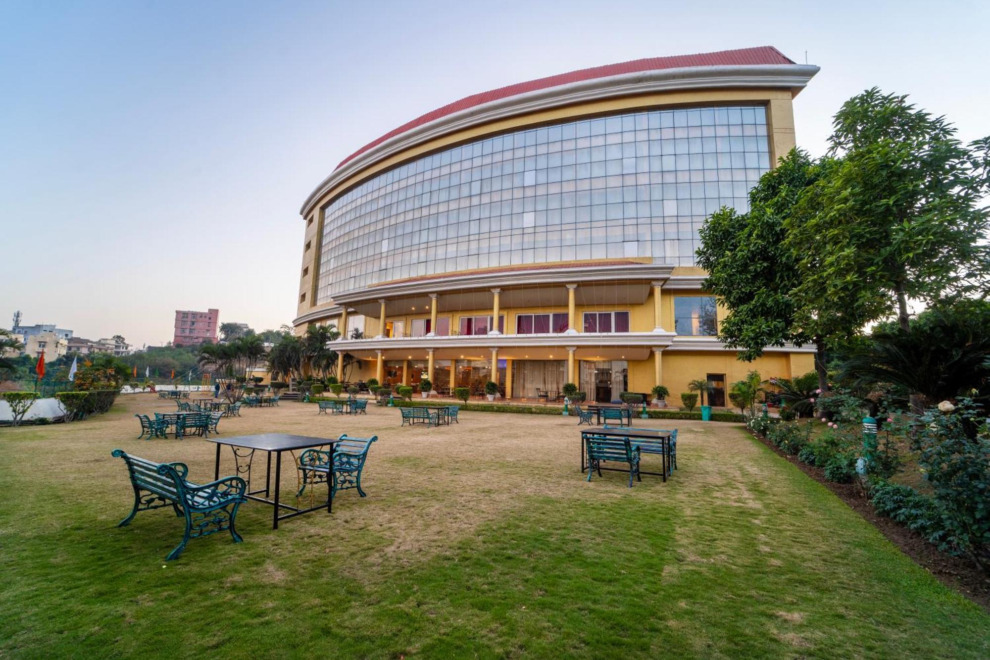 Hotel K C Residency Vaishnodevi Katra  Exterior foto